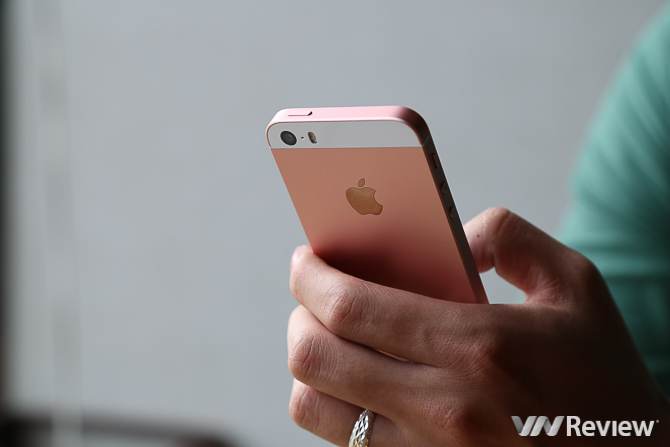 iPhone SE mất hút trên bản đồ smartphone Việt Nam